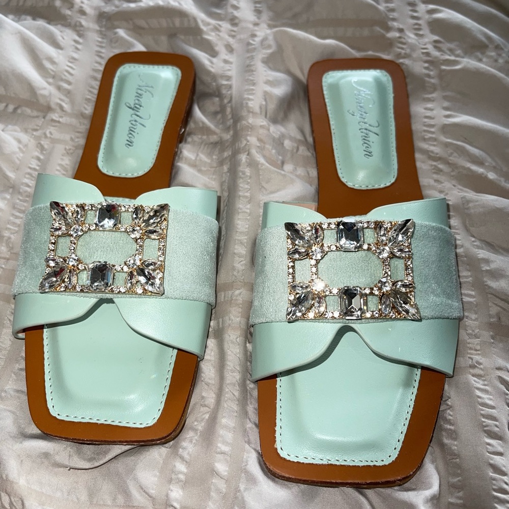 NINTY UNION mint Bedazzeled sandal size 6
